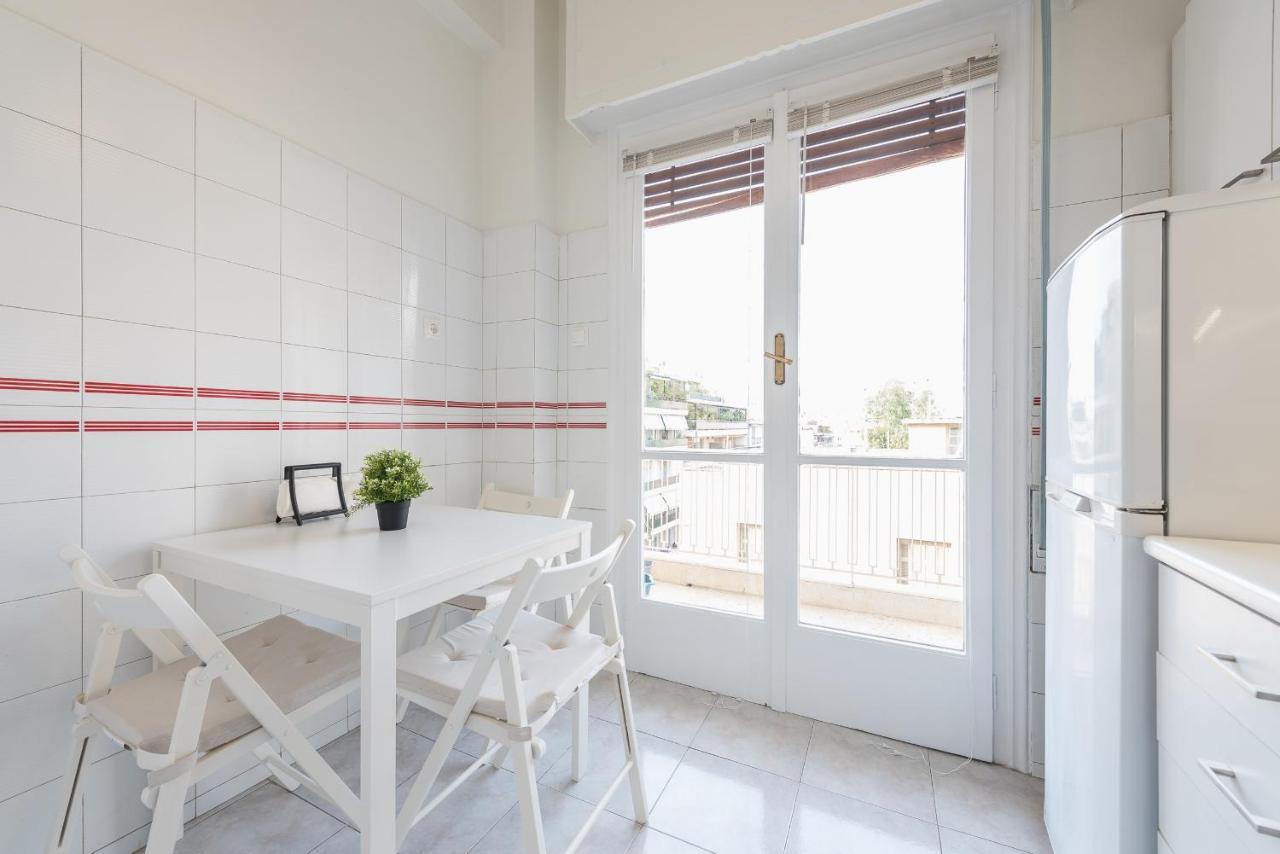 Cozy And Fresh Apt Close To Metro เอเธนส์ ภายนอก รูปภาพ
